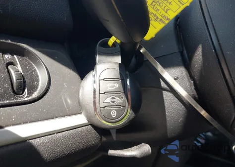 2018 Mini Countryman Cooper S z USA, uszkodzony, nr VIN WMZYT5C37J3E59574